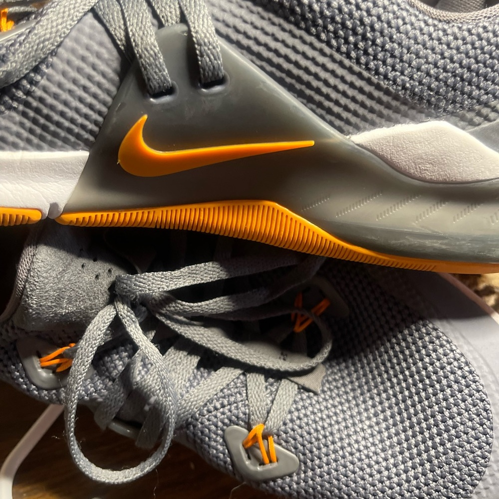 Nike Zoom men's size 10 1/2 sneakers - Picture 9 of 9